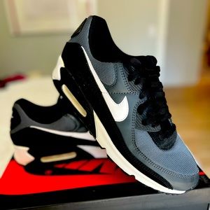 Nike Air Max 90 Mens 10.5 in black